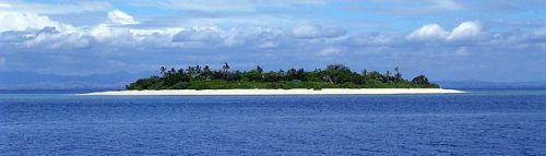 640px-Island_near_Fiji